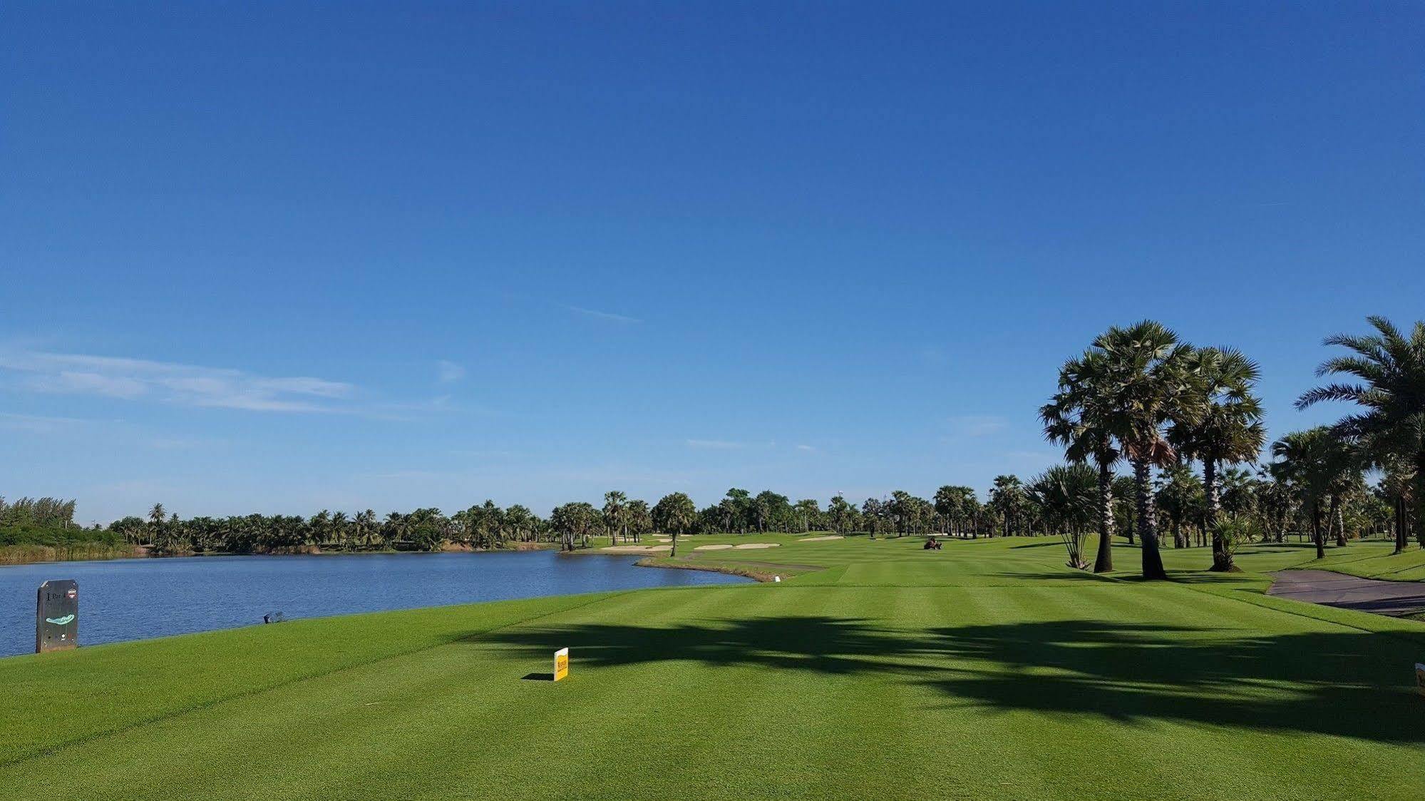Отель Suwan Golf & Country Club Накхонпатхом Экстерьер фото