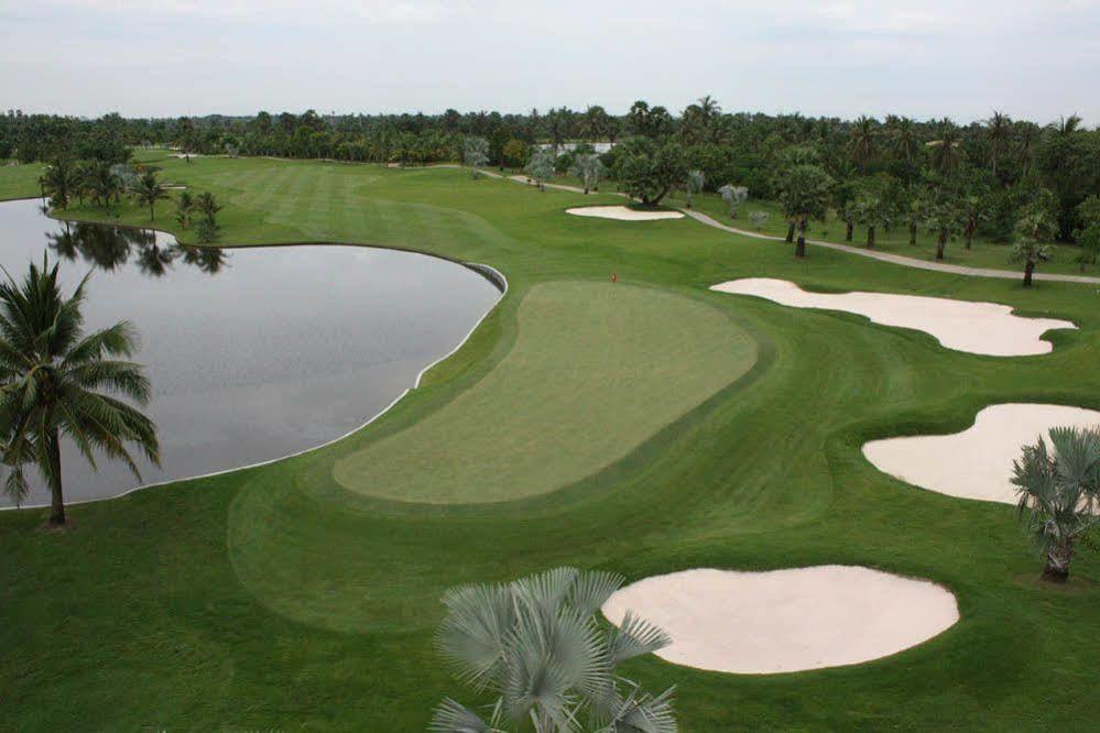 Отель Suwan Golf & Country Club Накхонпатхом Экстерьер фото