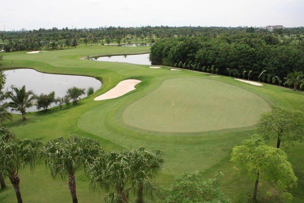 Отель Suwan Golf & Country Club Накхонпатхом Экстерьер фото